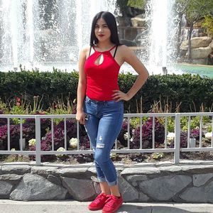 Meet your Posher, Alma